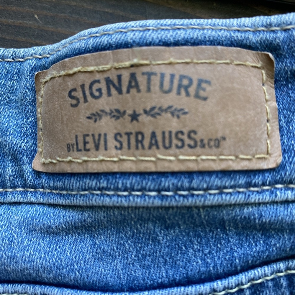 Signature by Levis Jeans Women Sz 10S Blue Denim Midrise Modern Skinny Stretch - Picture 3 of 12